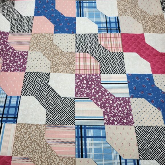 Bow-Tie Patchwork Quilt Print Cheater Quilt Cotton Fabric 102 x 90 - Picture 1 of 3